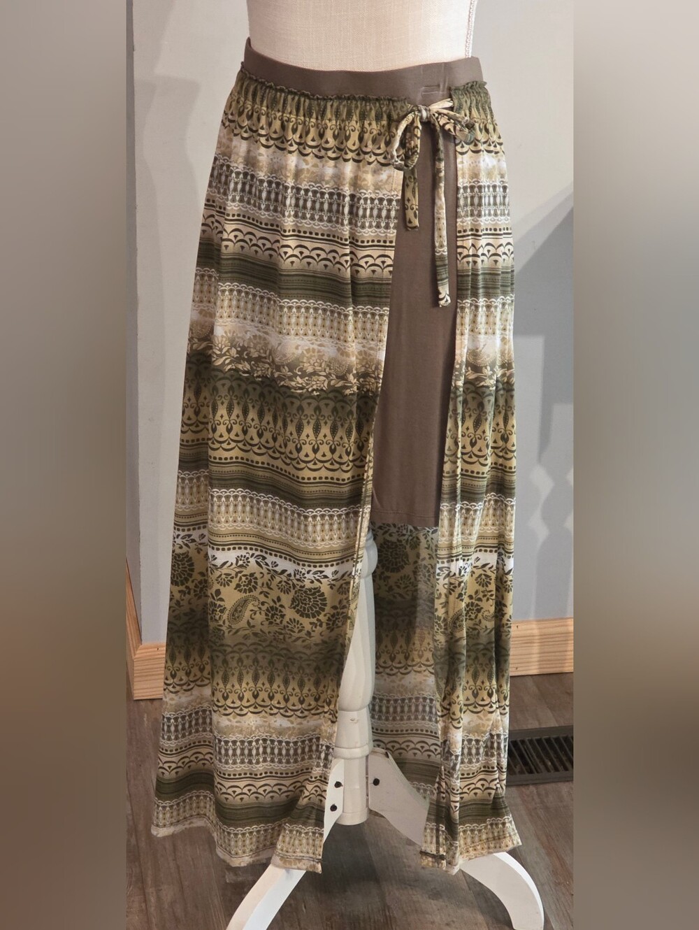 Flowing Olive & Cream Patterned Maxi/Mini Skirt